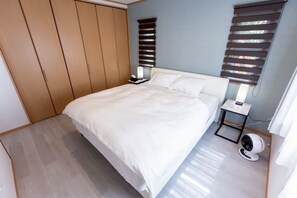 2 slaapkamers, een strijkplank/strijkijzer, wifi, beddengoed