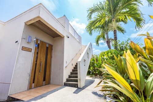 Exclusive view of the star-filled sky on the rooftop terrace. Walking distance from Imgarma Marine Garden (1.1km). Privileges: Free Miyako soba noodles, BBQ set rental, and star photography can be arranged. Unattended check-in support.