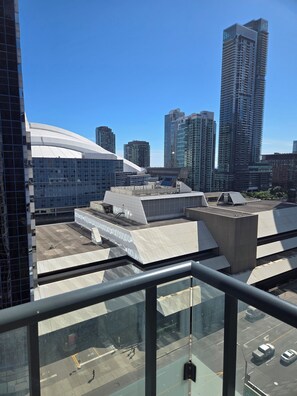 Property grounds - Stay in the heart of downtown Toronto! Steps from top attractions/entertainment (Toronto)