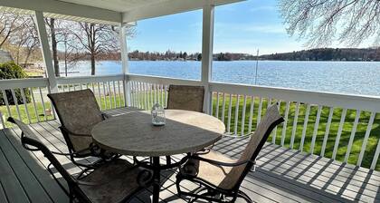 Charming 2-bedroom house located on Bolton Lake