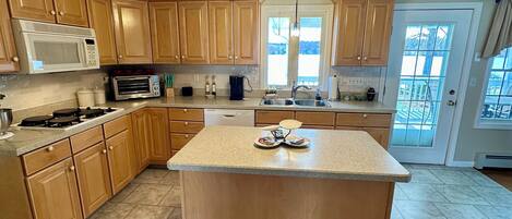 Microwave, oven, stovetop, dishwasher