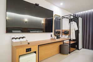 Deluxe Twin Room, Multiple Beds, Non Smoking, Private Bathroom