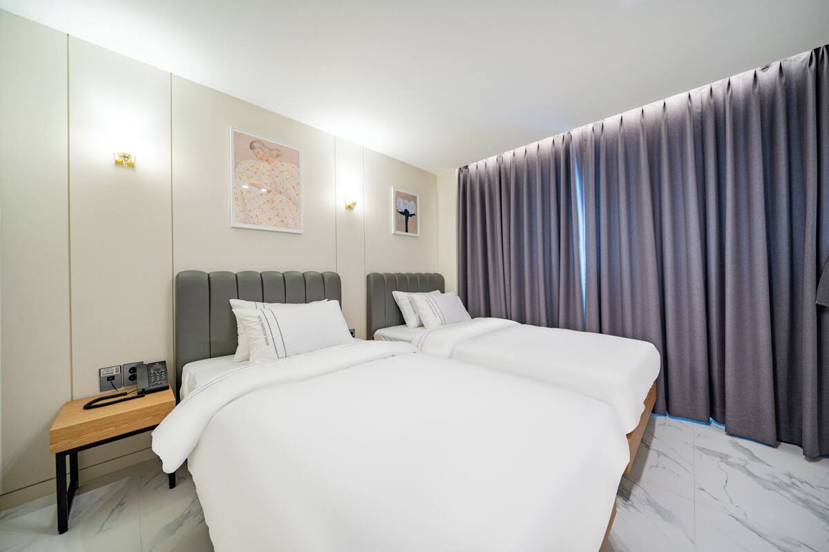 Down duvets, desk, laptop workspace, free WiFi