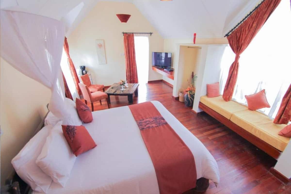 Executive Double Room, Garden View | WiFi (free), bed sheets
