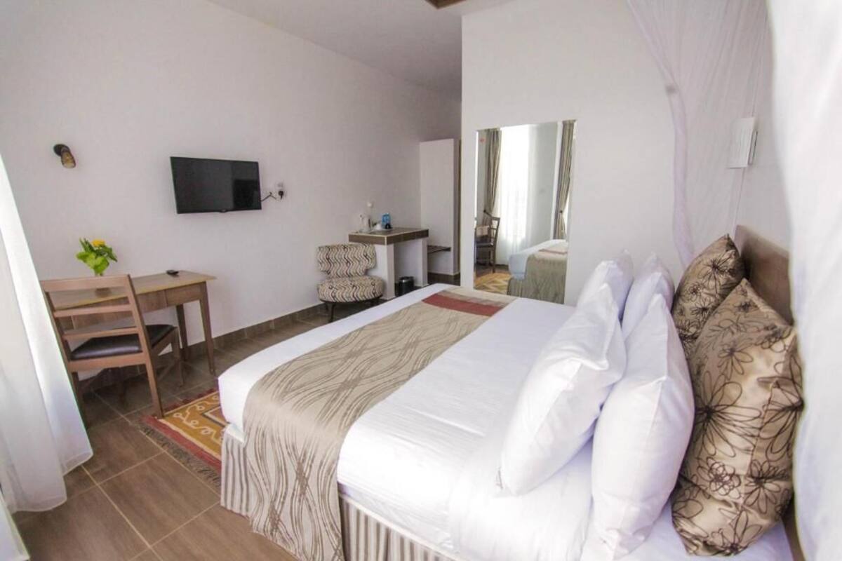 Free WiFi, bed sheets