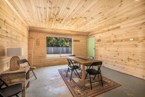 Studio, Private Bathroom, Courtyard View | Living area
