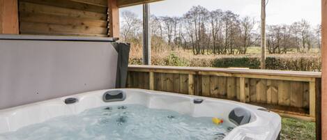 Stuga | Bubbelpool utomhus