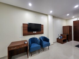 Espacio para trabajar con laptop y wifi gratis 