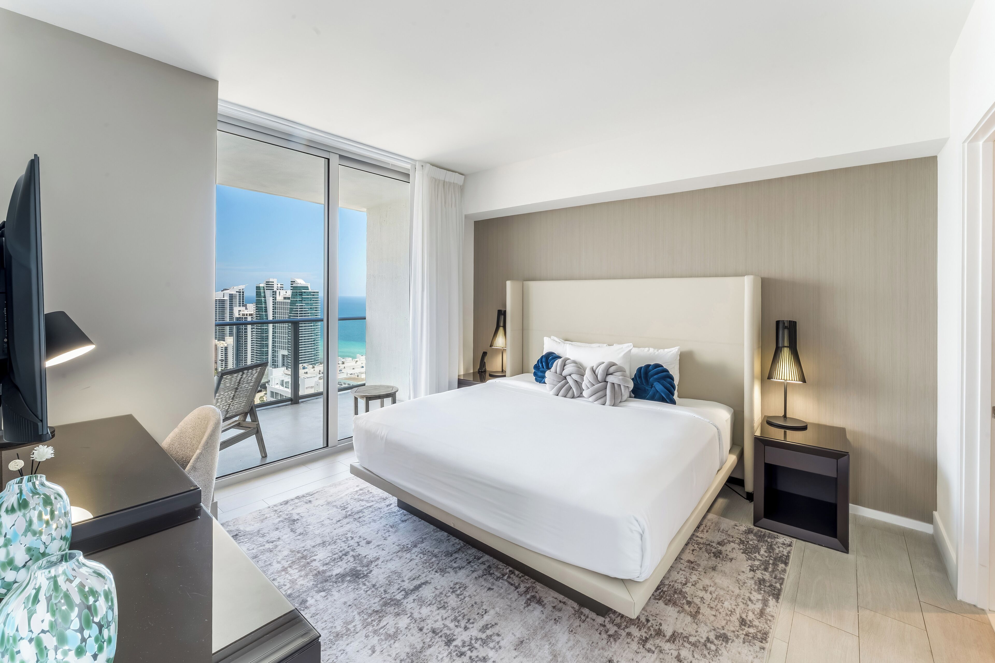 2 多间卧室、客房内保险箱、熨斗/熨衣板、免费 WiFi