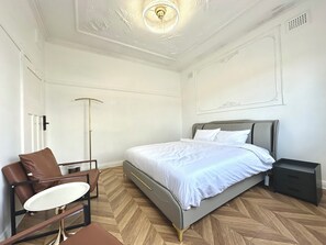 5 dormitorios, tabla de planchar con plancha, wifi y ropa de cama
