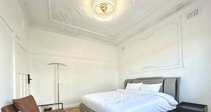 Modern Vintage King-Size Rooms