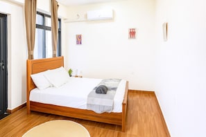 2 quartos, ferros/tábuas de passar roupa, Wi-Fi, roupa de cama