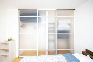 1 bedroom, iron/ironing board, free WiFi, bed sheets - Tokyo Escape - Direct Train to Narita & Haneda (Sumida-ku)