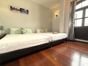 Deluxe Quadruple Room, 2 Queen Beds