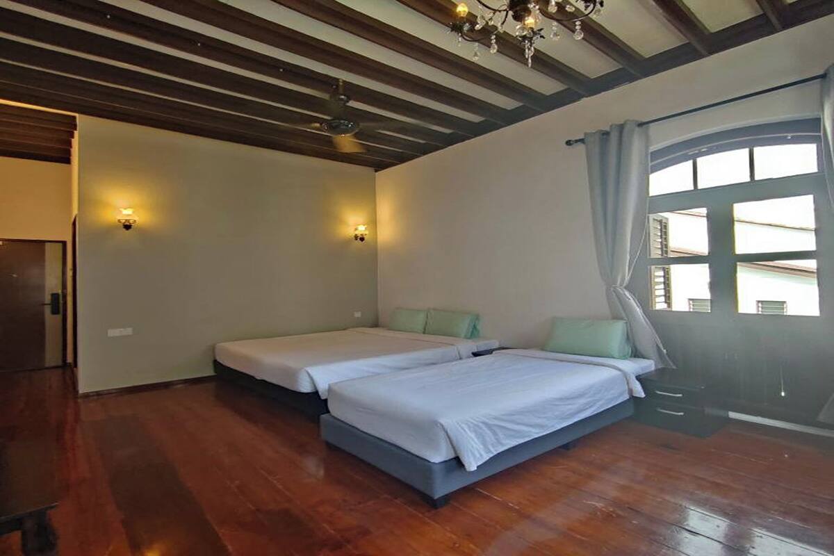 Family Room, Private Bathroom