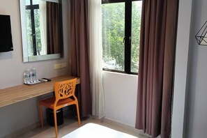 Deluxe Double Room, 1 Queen Bed | Desk, iron/ironing board, free WiFi, bed sheets - Mars Hotel (Kuala Lumpur)