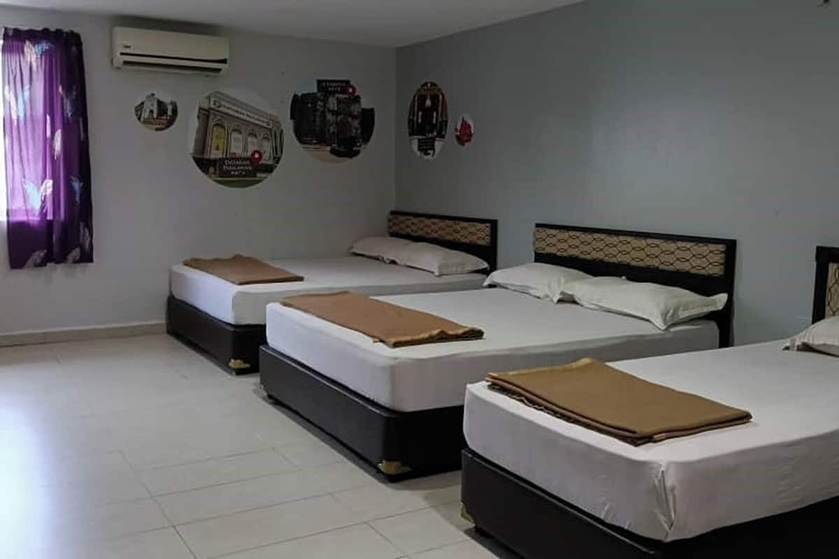 Desk, free WiFi, bed sheets