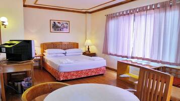 Junior Suite, Balcony | Desk, iron/ironing board, bed sheets