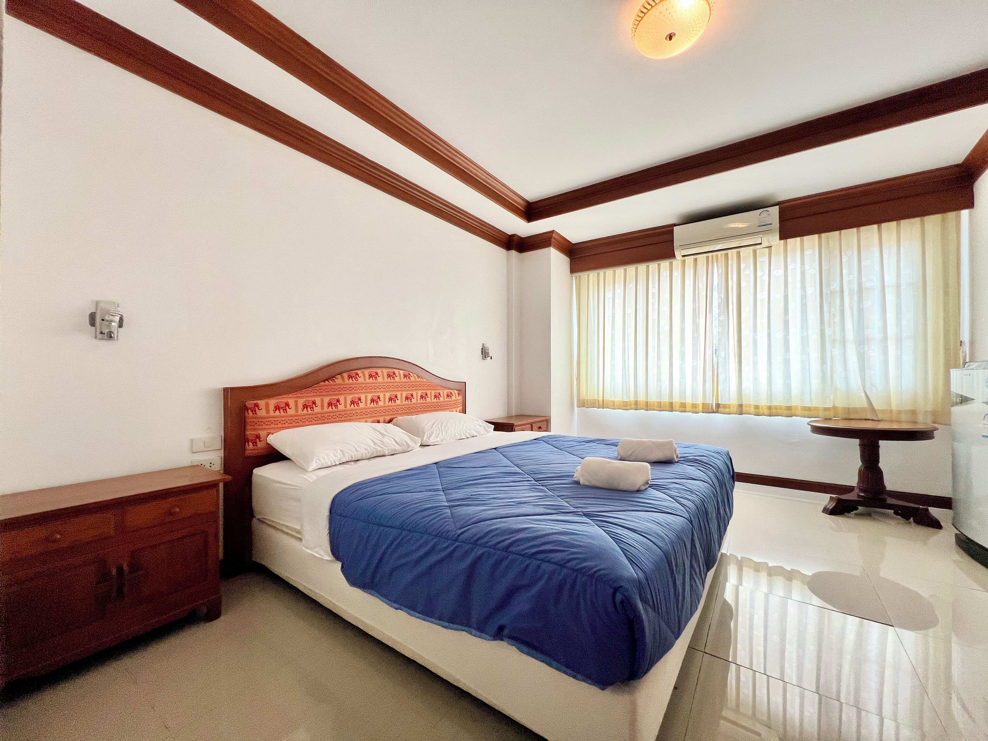 Standard Double Room | Desk, blackout curtains, WiFi, bed sheets