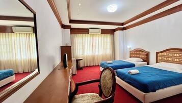 Phòng 2 giường đơn Tiêu chuẩn | Bàn, màn/rèm cản sáng, truy cập Internet không dây miễn phí