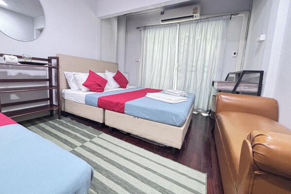 Iron/ironing board, free WiFi, bed sheets