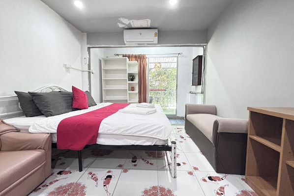 Standard Double Bed with Bunk Bed | Iron/ironing board, free WiFi, bed sheets