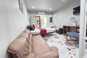 Standard Double Bed with Bunk Bed | Iron/ironing board, free WiFi, bed sheets - Sunshiny-BB Hostel near Punnavithi BTS station (Bangkok)