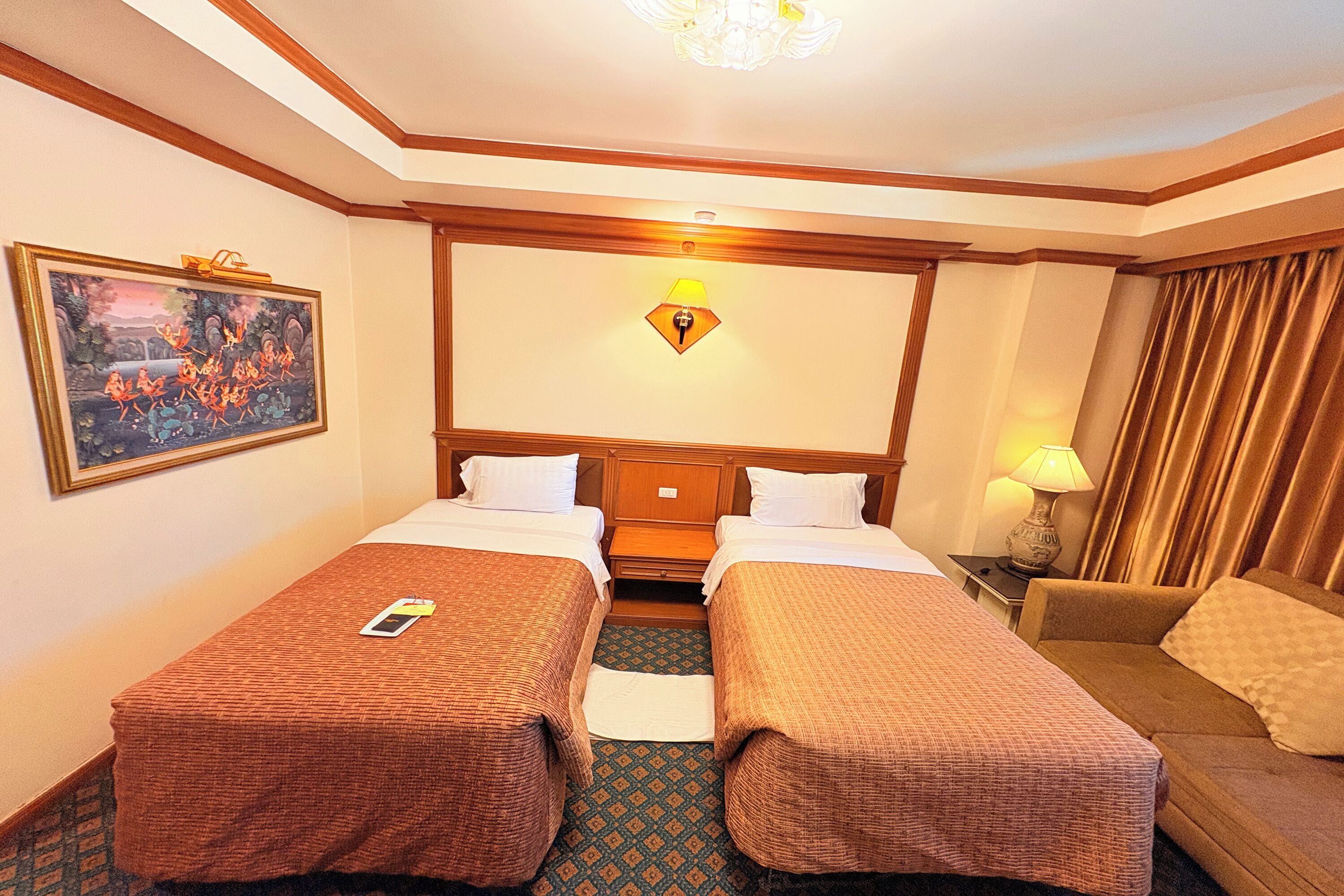 Deluxe Twin Room | Minibar, desk, laptop workspace, free WiFi