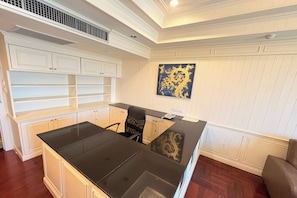 Grand Suite | Minibar, desk, laptop workspace, free WiFi - Taksila Hotel (Maha Sarakham)