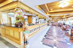 Reception - Taksila Hotel (Maha Sarakham)