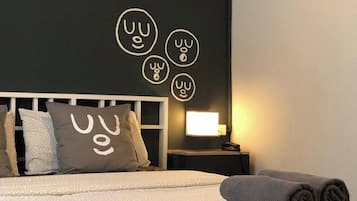 Minibar, wifi gratis y ropa de cama