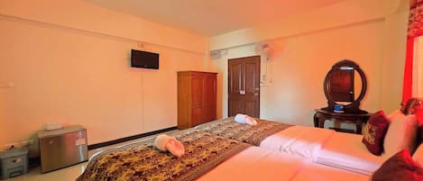 Standard Twin Room | Free WiFi