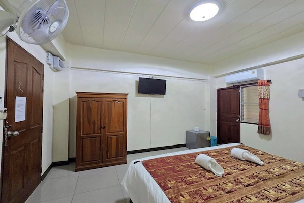 Standard Double Room | Free WiFi