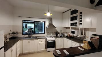 Microwave, oven