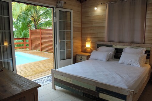 Spacious Creole cottage with private pool