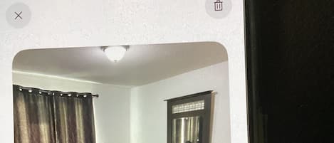 4 室のベッドルーム、アイロン / アイロン台、WiFi、ベッドシーツ