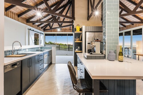 Luxurious stay in Mt Glorious rainforest, 30mins from Brisbane