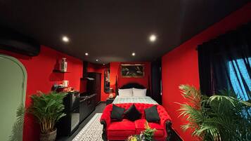 Luxury Double Room | Minibar, desk, laptop workspace, free WiFi