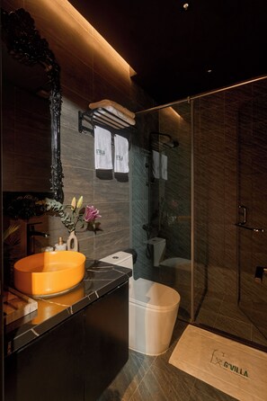 Chambre Double Confort, vue jardin | Salle de bain