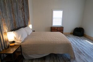 3 habitaciones, escritorio, wifi gratis y ropa de cama