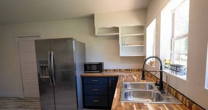 Berry Mountain Historic Home Near Oneonta