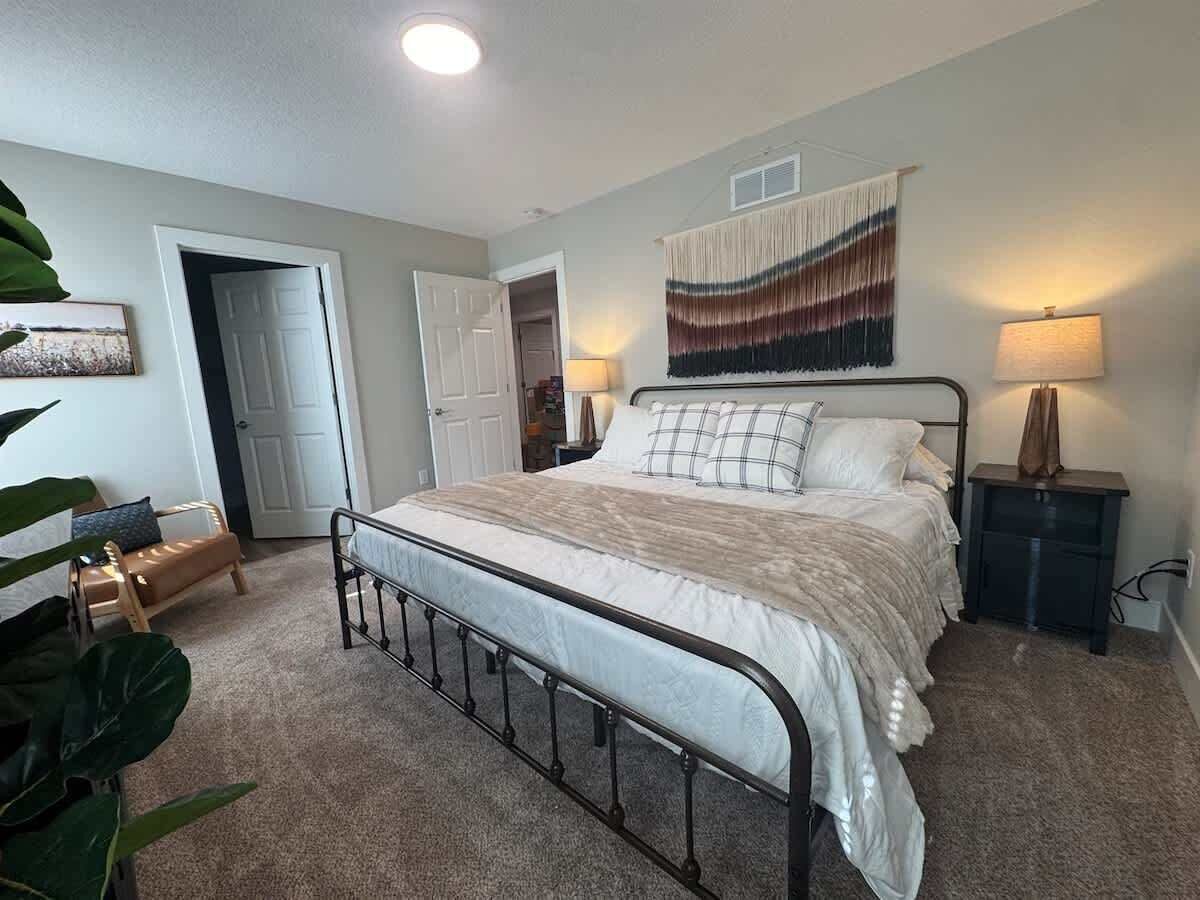 3 多间卧室、办公桌、熨斗/熨衣板、旅行婴儿床