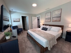 3 bedrooms, desk, iron/ironing board, travel cot