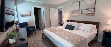 3 chambres, bureau, fer et planche Ă repasser, lit parapluie