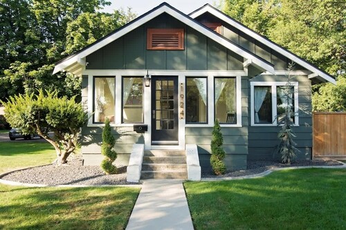 Walk to College of Idaho | Renovated 2BR Home | Near Indian Creek Plaza & Downtown Caldwell