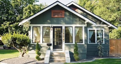 Walk to College of Idaho | Renovated 2BR Home | Near Indian Creek Plaza & Downtown Caldwell