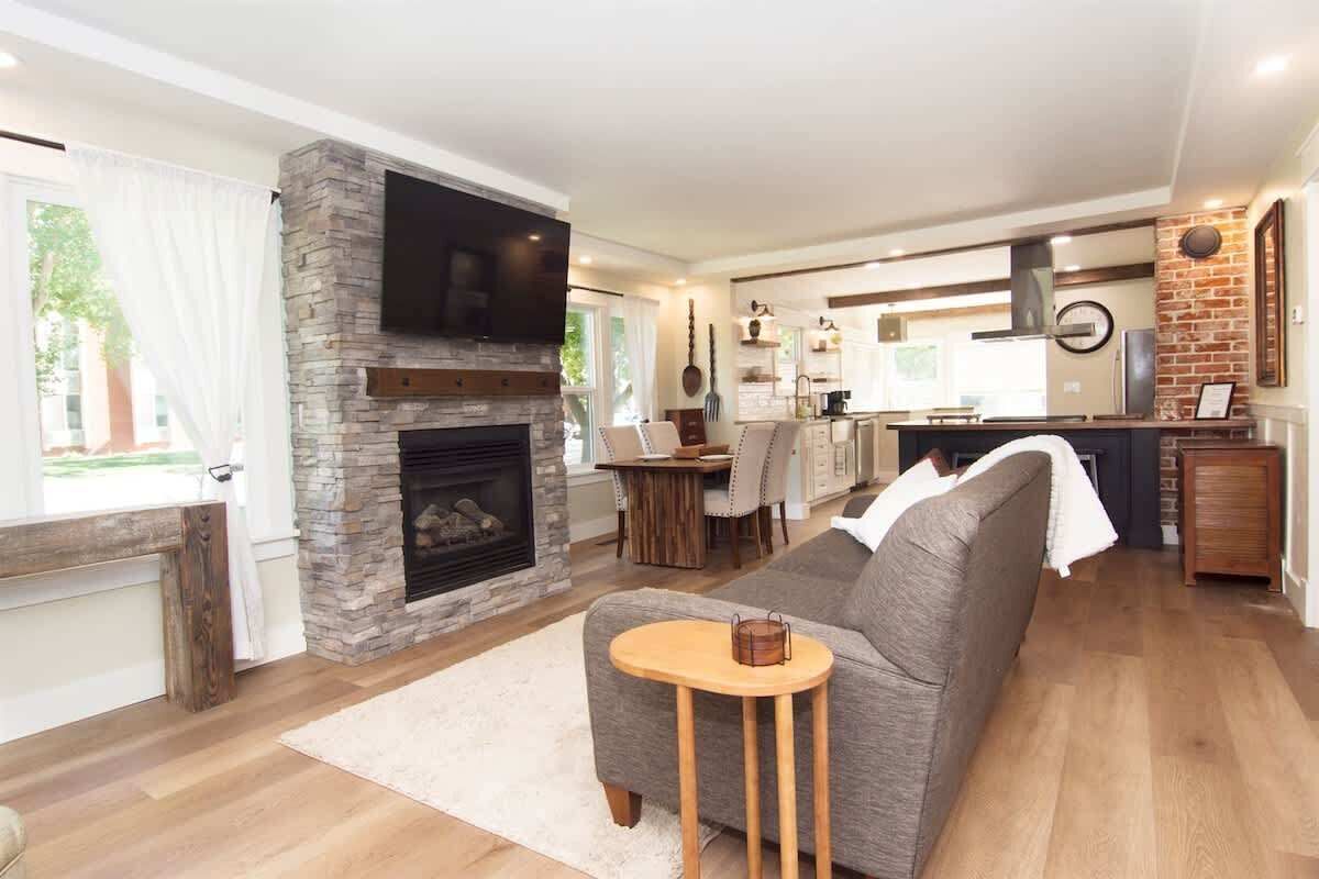 Smart TV, fireplace, offices