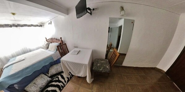 Deluxe Single Room, Pool View | Free WiFi, bed sheets
