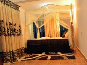 Deluxe Single Room, Pool View | Free WiFi, bed sheets