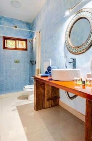 Bathroom - Villa con Piscina y Acceso a Laguna Yalkú, Akumal (Akumal)